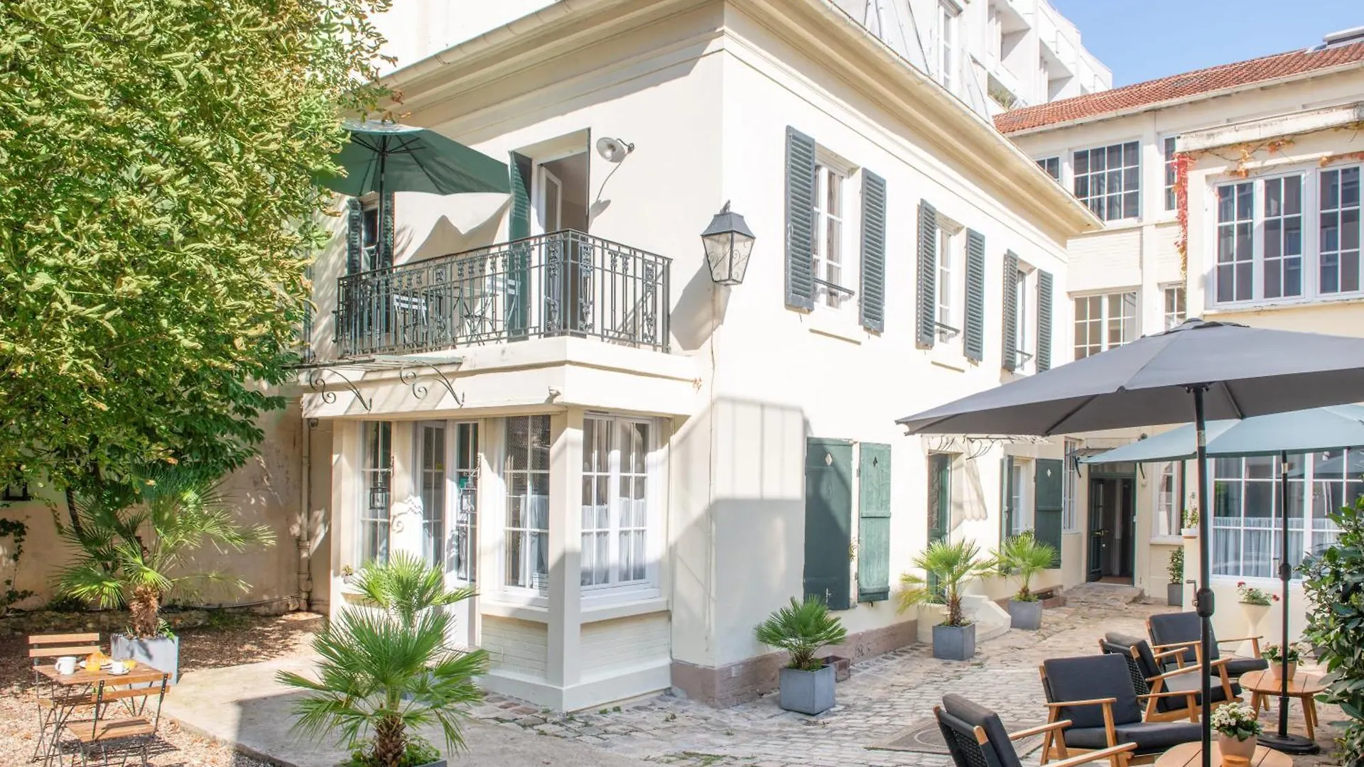 Suites&hôtel Helzear Montparnasse Hotel 4*
