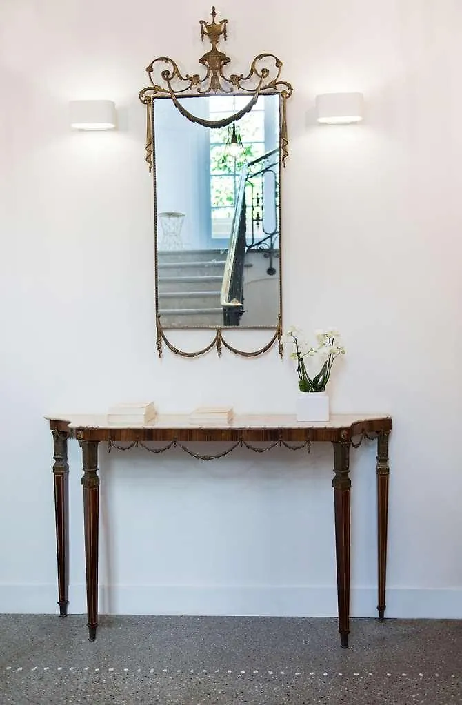 Helzear Montparnasse 4*
