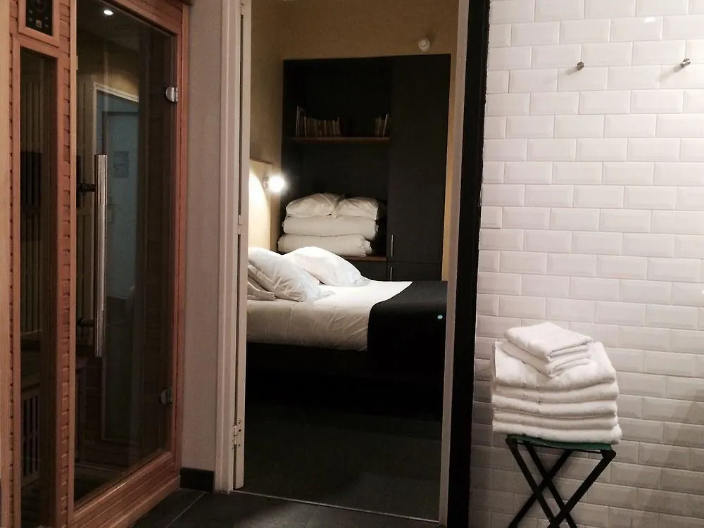 Helzear Montparnasse 4*